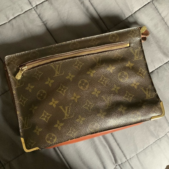 Clutch - Picture 1 of 5